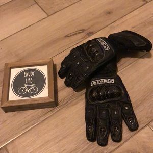 Small Motorcycle black gloves